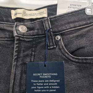 NWT High Rise Slim Straight Jeans